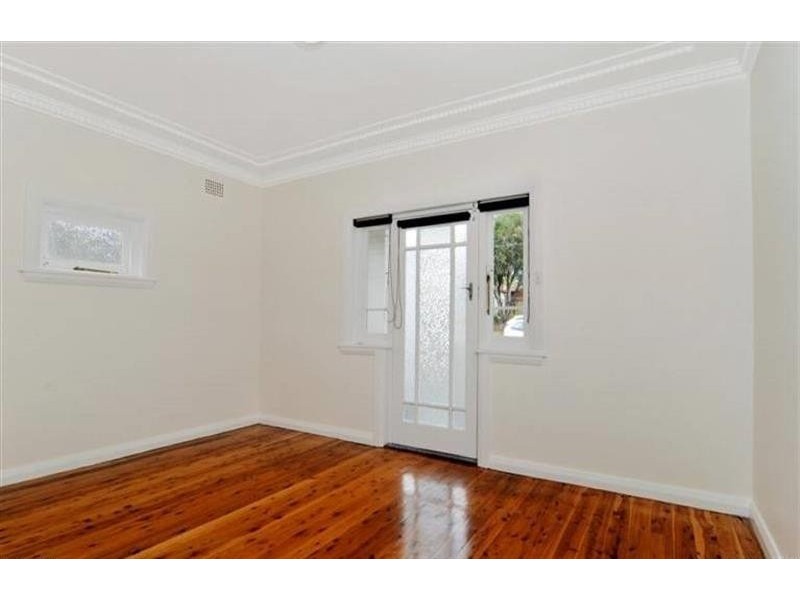 5 Kent Ave, Croydon Park NSW 2133