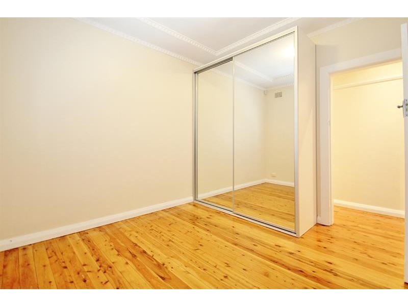 5 Kent Ave, Croydon Park NSW 2133