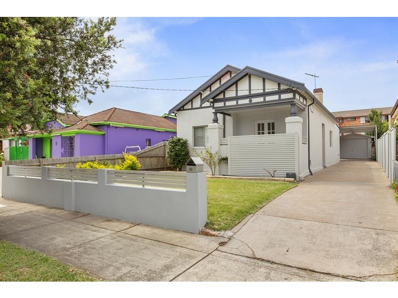10 Leylands Pde, Belmore NSW 2192