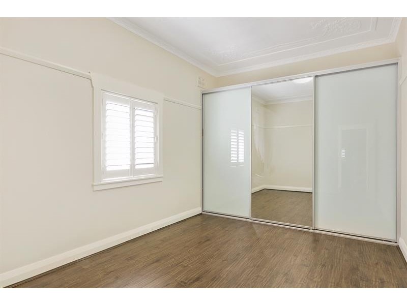 10 Leylands Pde, Belmore NSW 2192