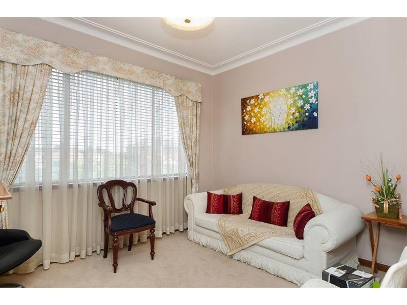 10 Wallace St, Concord NSW 2137