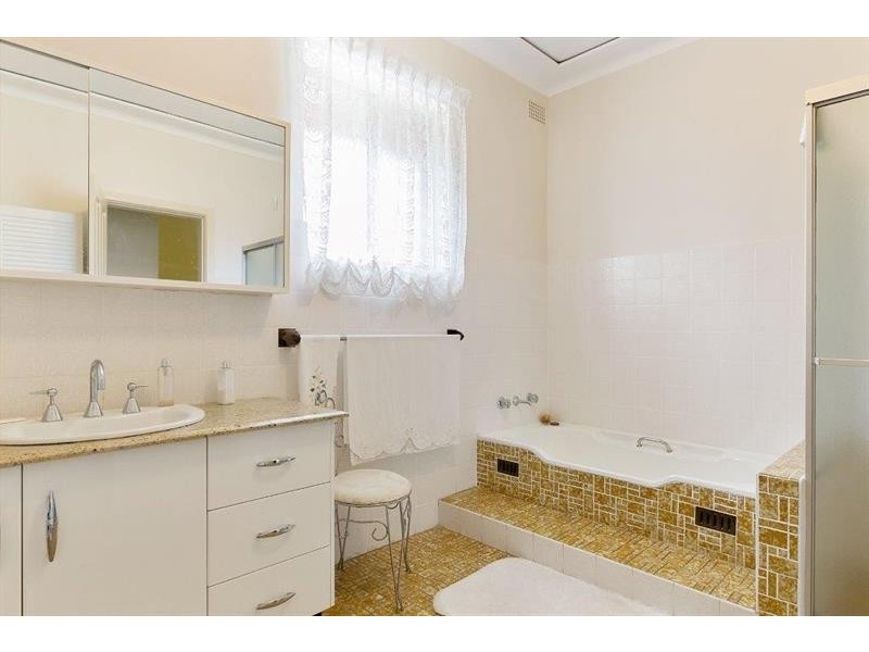 10 Wallace St, Concord NSW 2137