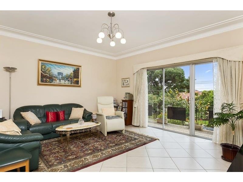 10 Wallace St, Concord NSW 2137