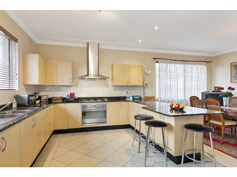 10 Wallace St, Concord NSW 2137