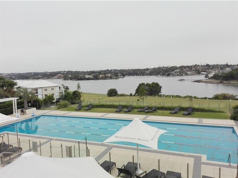 2 Palm Ave, Breakfast Point NSW 2137
