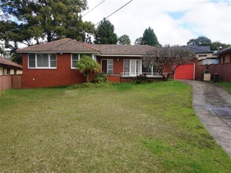 10 Robertson  Cres, Greenacre NSW 2190