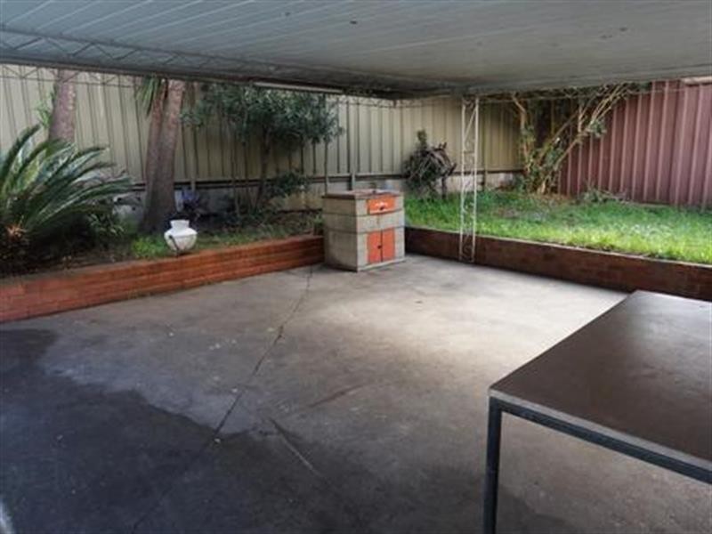 10 Robertson  Cres, Greenacre NSW 2190