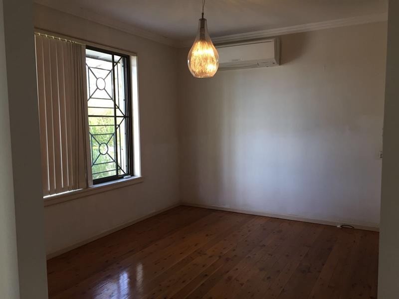 41 Kensington St, Punchbowl NSW 2196