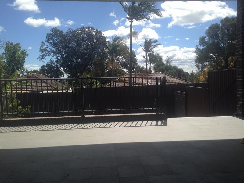 12 Bungalow Rd, Peakhurst NSW 2210