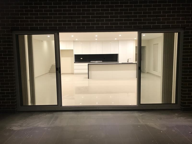 12 Bungalow Rd, Peakhurst NSW 2210