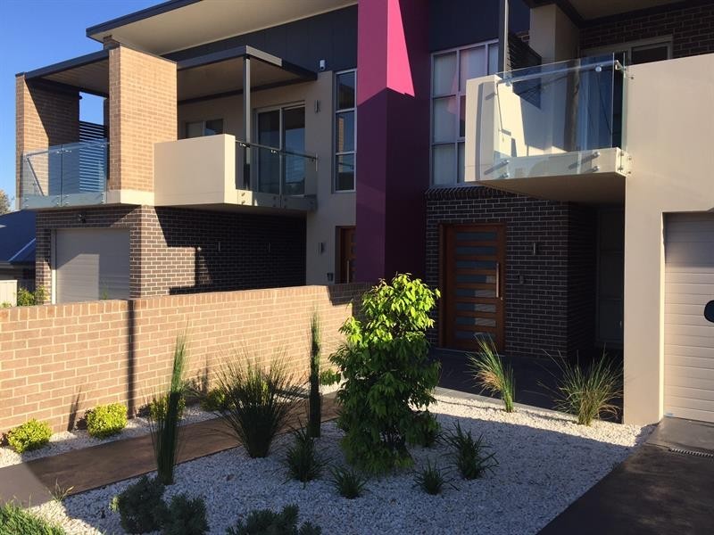 10 Bungalow Rd, Peakhurst NSW 2210