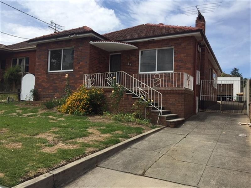 27 Carrisbrook Ave, Mount Lewis NSW 2190