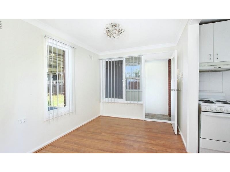 33 Captain Cook Drive, Willmot NSW 2770