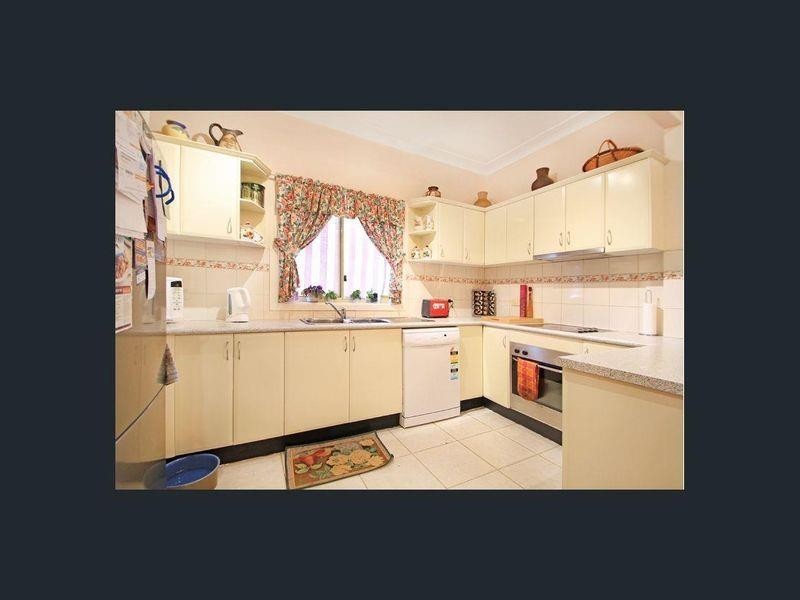 32 Dan Street, Campbelltown NSW 2560