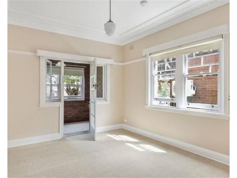 2/6A Hampden Street, Ashfield NSW 2131