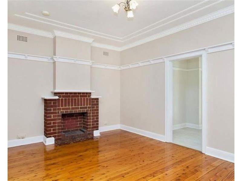 2/6A Hampden Street, Ashfield NSW 2131