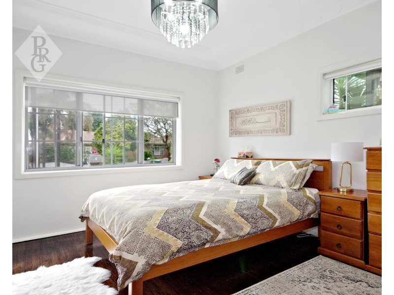 3 Robertson Crescent, Mount Lewis NSW 2190