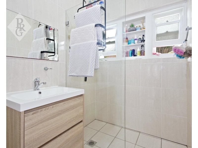 3 Robertson Crescent, Mount Lewis NSW 2190