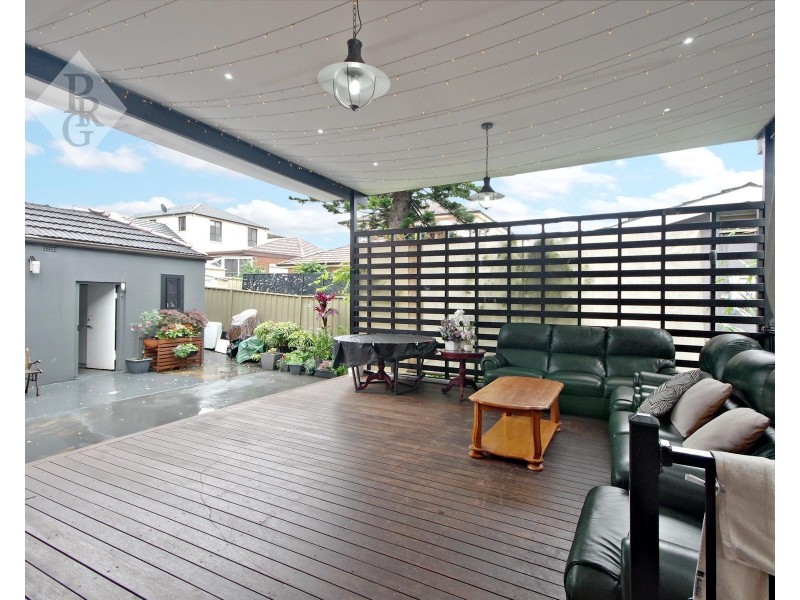 3 Robertson Crescent, Mount Lewis NSW 2190