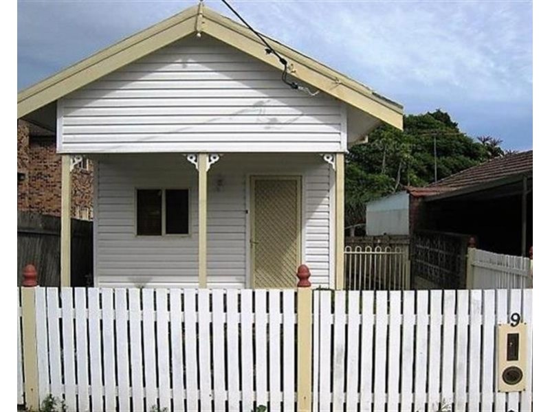 9 River Street, Earlwood NSW 2206