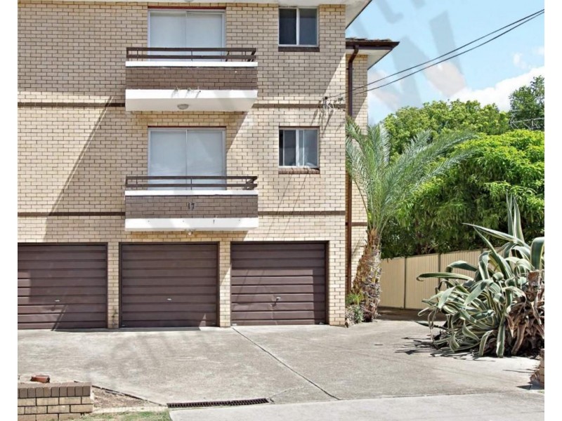 2/17 Dunmore Street, Croydon Park NSW 2133