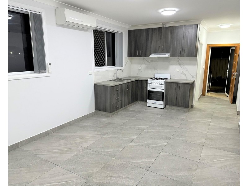 1 Lascelles Lane, Greenacre NSW 2190