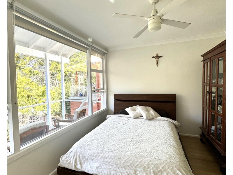 8 Tate Place, Lugarno NSW 2210