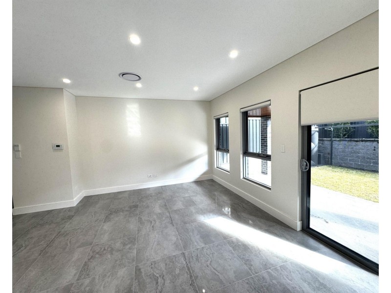 1/82A Centaur Street, Revesby NSW 2212