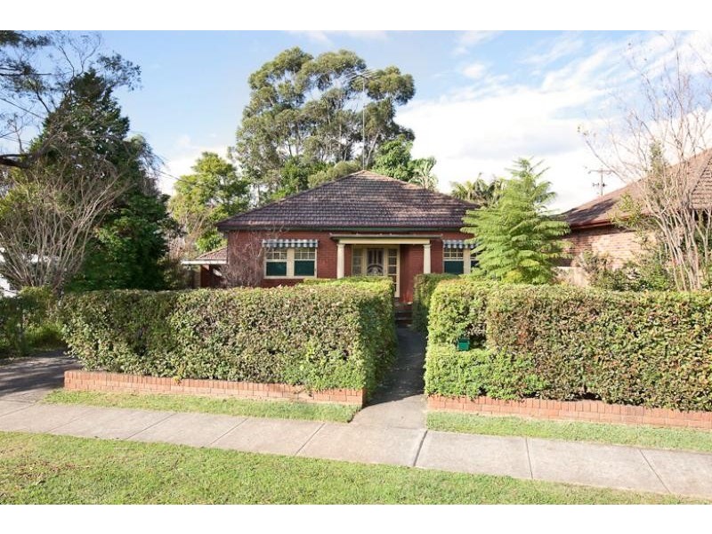 4 Lords Ave, Asquith NSW 2077