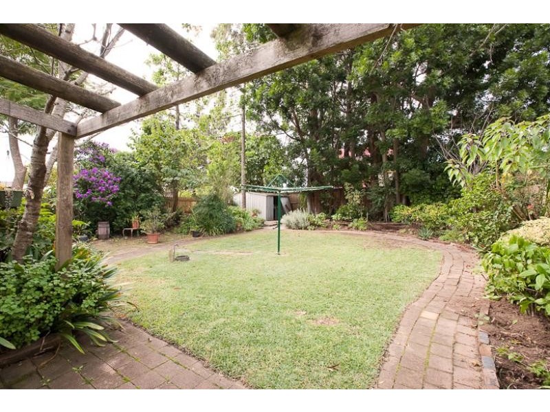 4 Lords Ave, Asquith NSW 2077