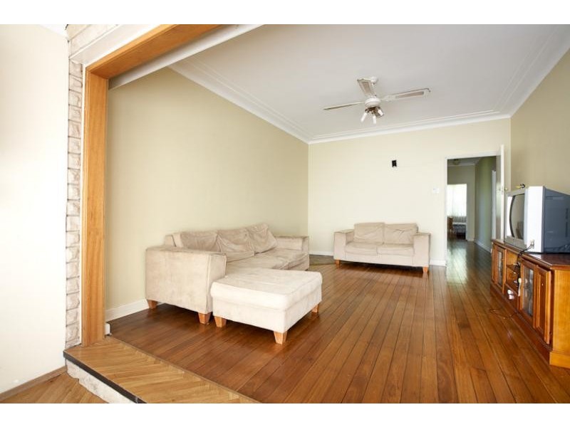 121a Edgeworth David Ave, Wahroonga NSW 2076