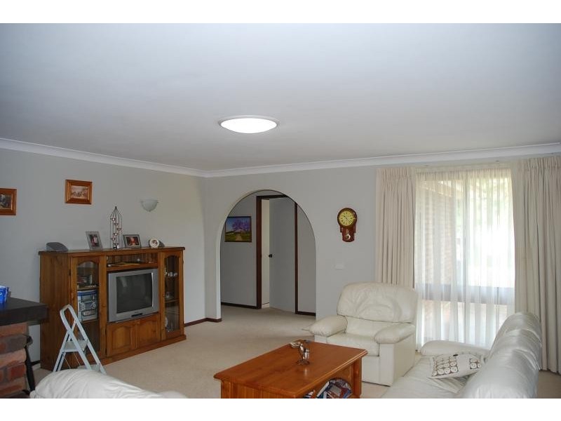 8 Lancelot St, Mount Colah NSW 2079