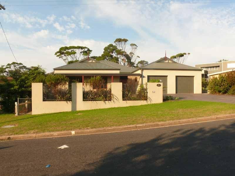 6 Apoona St, Merimbula NSW 2548