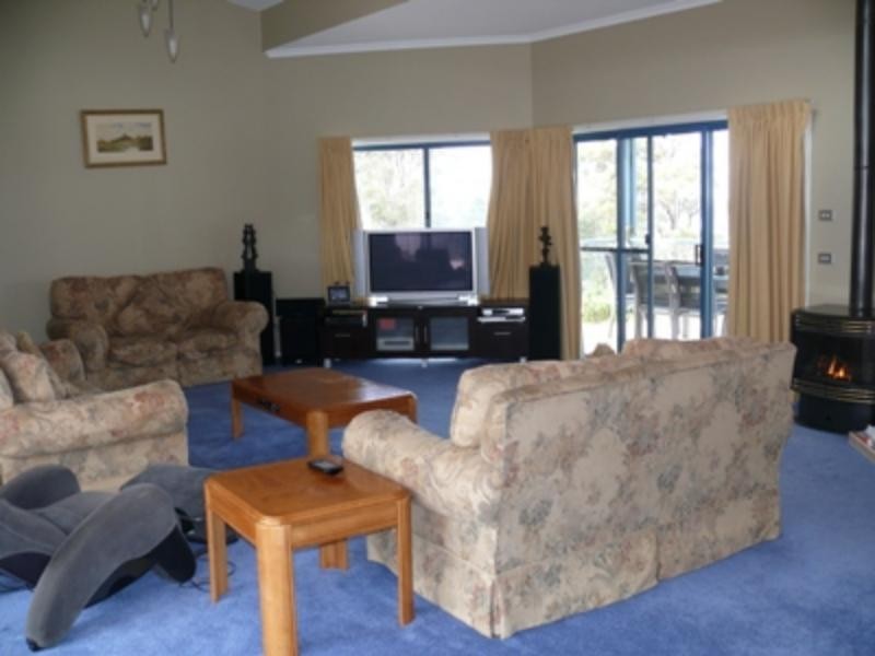 22 John Cl, Merimbula NSW 2548
