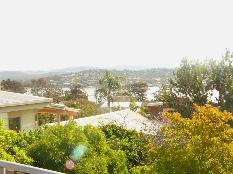 1&2/30 Cliff St, Merimbula NSW 2548