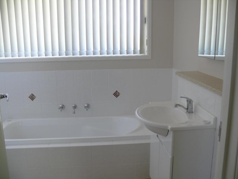 3 McKillop Ct, Tura Beach NSW 2548