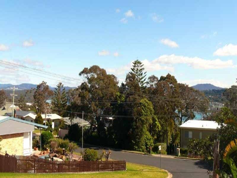 2 Apoona  St, Merimbula NSW 2548