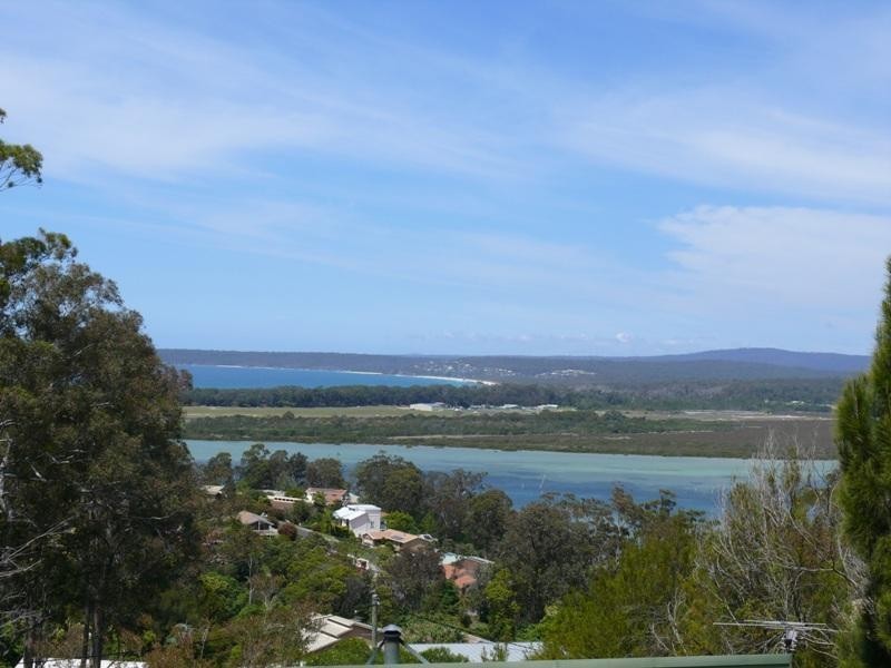 4 Doyle Pl, Merimbula NSW 2548