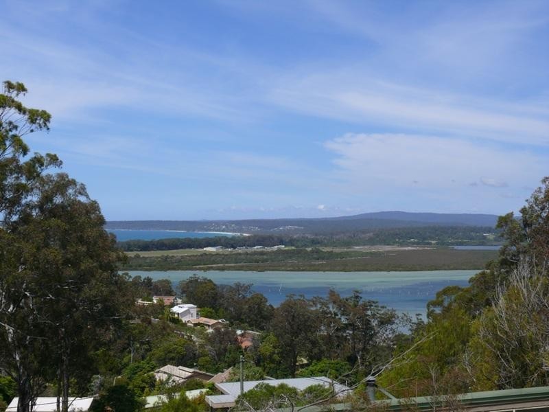 4 Doyle Pl, Merimbula NSW 2548