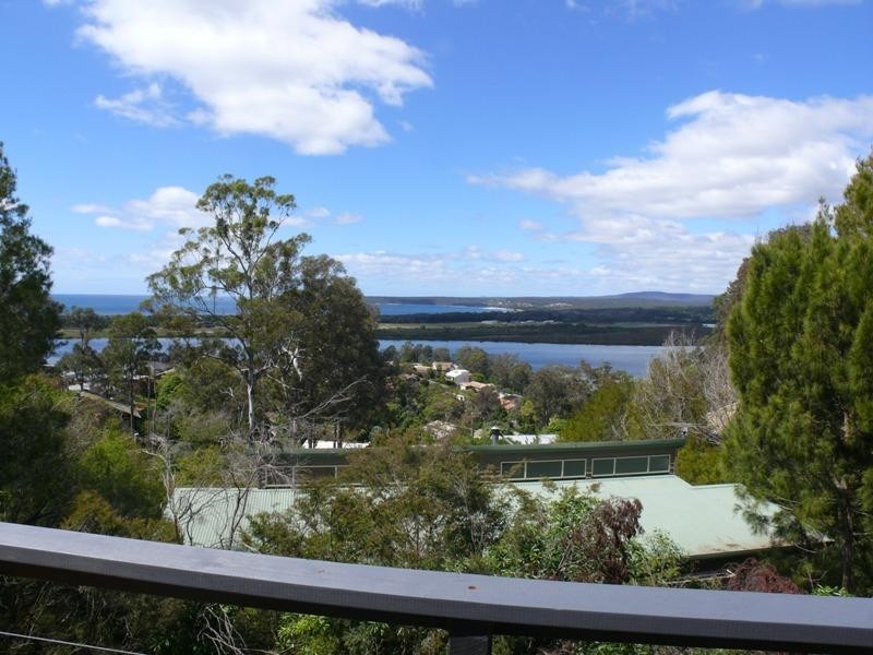 4 Doyle Pl, Merimbula NSW 2548