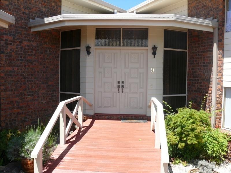 9 Beachview  Ct, Tura Beach NSW 2548