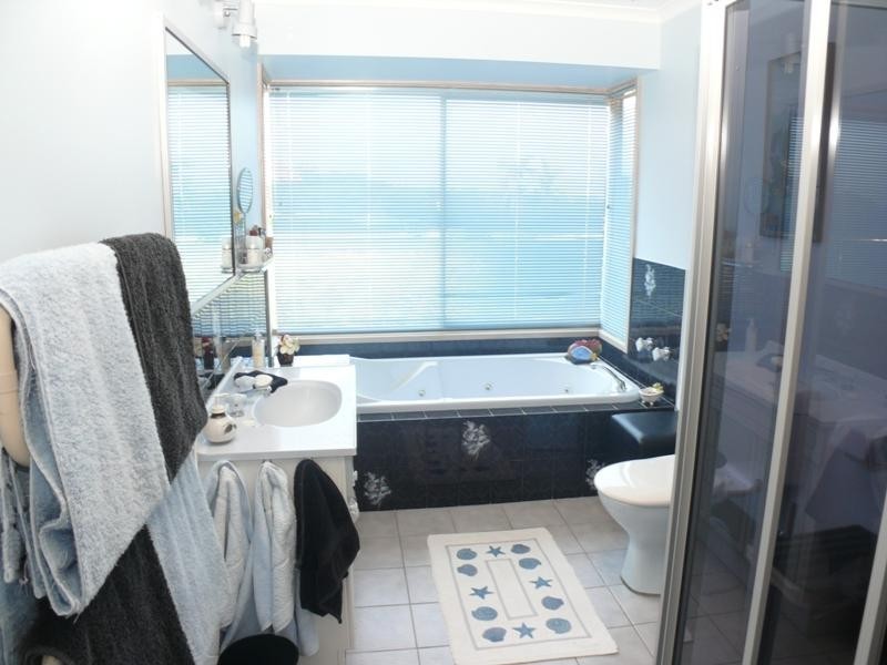 9 Beachview  Ct, Tura Beach NSW 2548