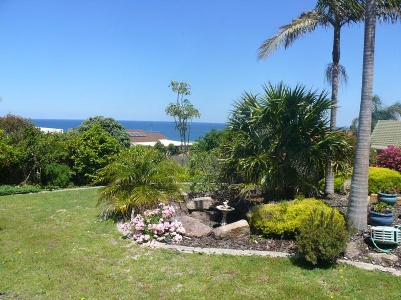 9 Beachview  Ct, Tura Beach NSW 2548