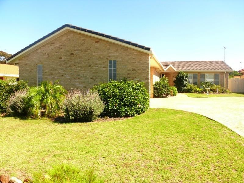 42 Headland  Dr, Tura Beach NSW 2548