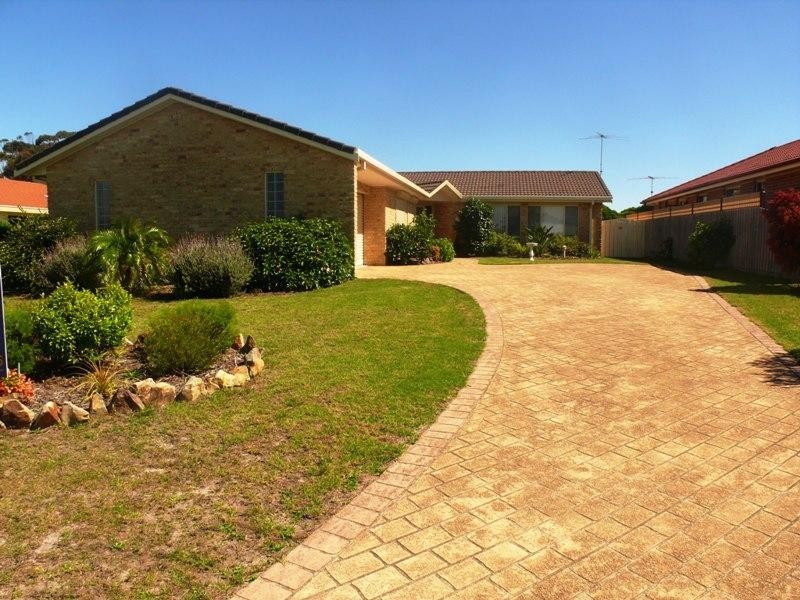 42 Headland  Dr, Tura Beach NSW 2548
