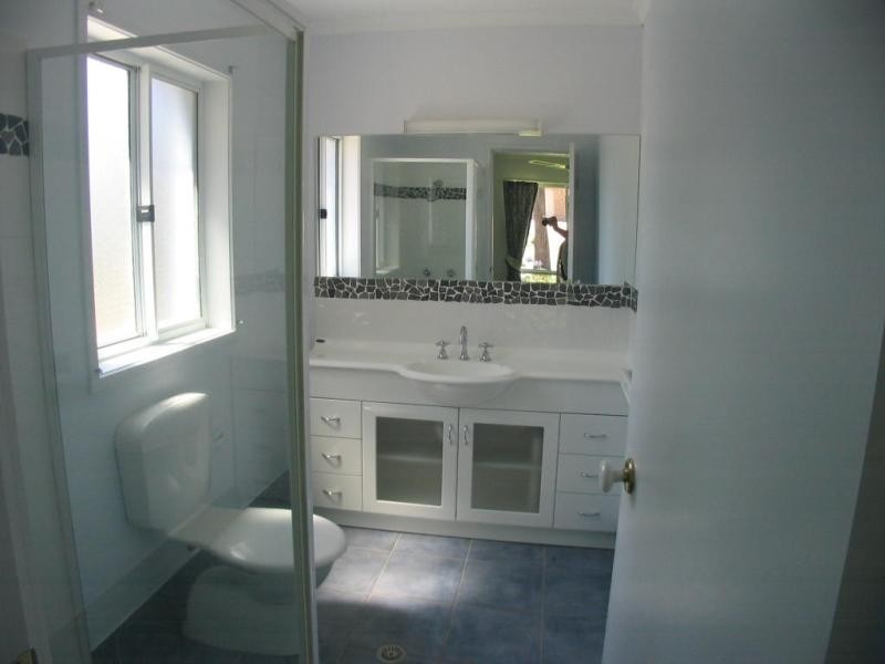 28 Elizabeth Pde Pde, Tura Beach NSW 2548