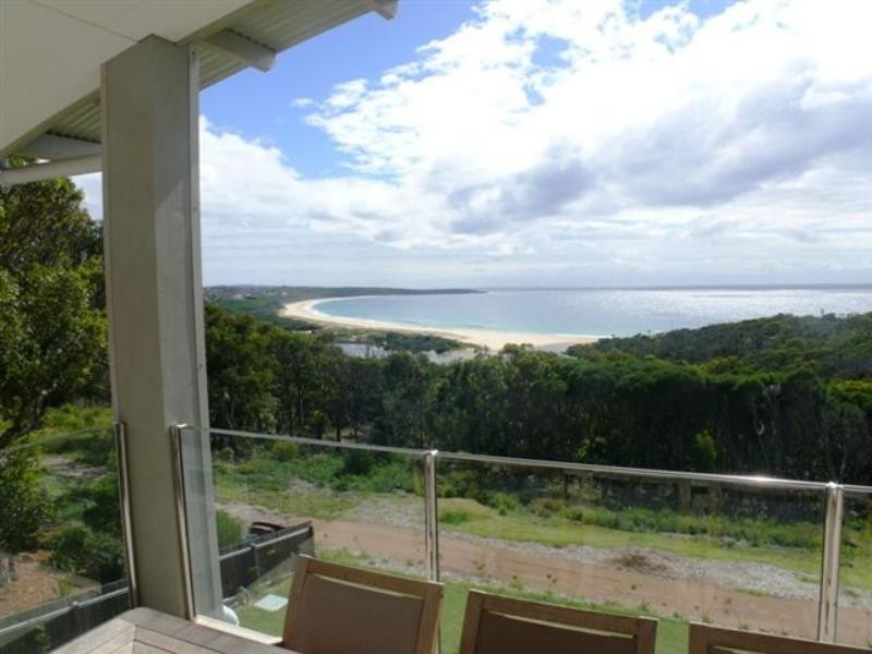5 Lakeview  Ave, Merimbula NSW 2548