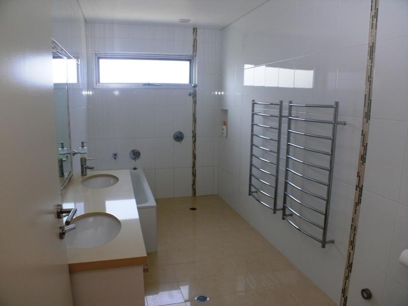5 Lakeview  Ave, Merimbula NSW 2548