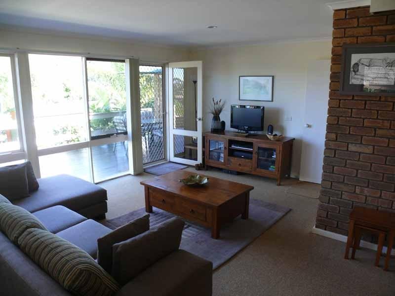 79 Surf  Cir, Tura Beach NSW 2548