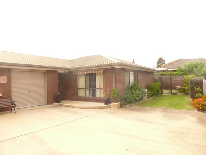 2/14 Yarrawood Ave, Merimbula NSW 2548